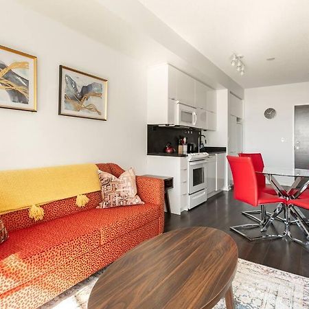 Luxury Downtown Lakeview & City View Condo 토론토 외부 사진
