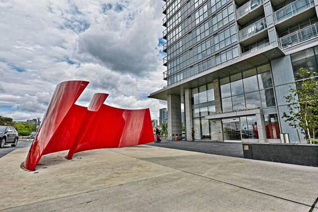 Luxury Downtown Lakeview & City View Condo 토론토 외부 사진